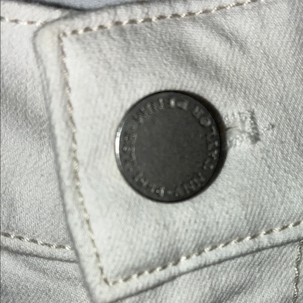 ANN TAYLOR Classic White Denim Jeans, Modern Fit, straight leg, 5 pockets. 6 EUC - Picture 7 of 15